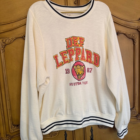 Pilcro Off-White Def Leppard Graphic Sweatshirt with Red & Yellow Logo - Picture 7 of 9